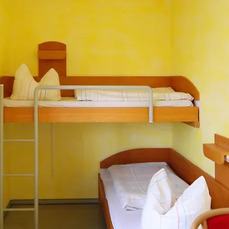 Hostel Djh Mirow
